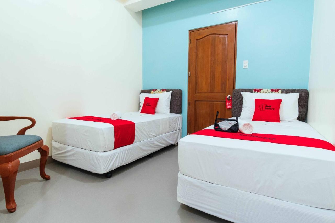 Reddoorz Plus @ It Park Cebu Exterior photo